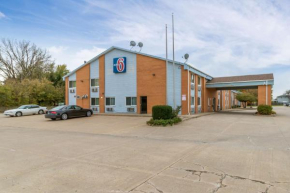  Motel 6-Davenport, IA  Давенпорт